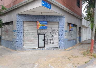 LOCAL COMERCIAL SOBRE ESQUINA 60M2, VALENTIN ALSINA.