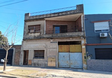 CASA DE 3 AMBIENTES EN PLANTA ALTA CON GALPON DE 260M2