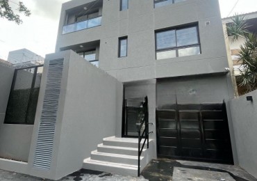 MONOAMBIENTE EN PLANTA BAJA , CONTRAFRENTE, CON PATIO, 48M2.